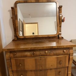 Vanity / Dresser For Sale 