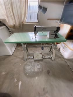 Juki sewing machine DDL-5550 With Table