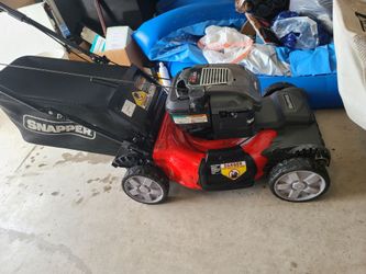 Self propelled snapper with 6.75 motor...cuts tall grass with ease...pickup in Forney