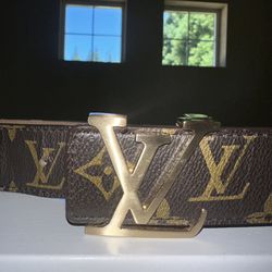 LV Mens Signature Louis Vuitton Paris Monogram Belt Brown and Gold Size 110  - fits 28-32 waist for Sale in Bothell, WA - OfferUp