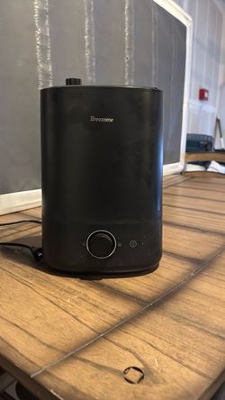 Breezome Black Humidifier