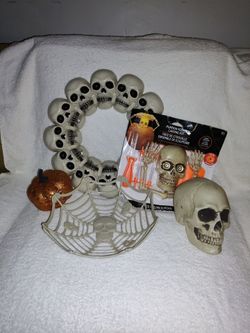 Halloween Decoration Bundle Skulls Wreath Pumpkin