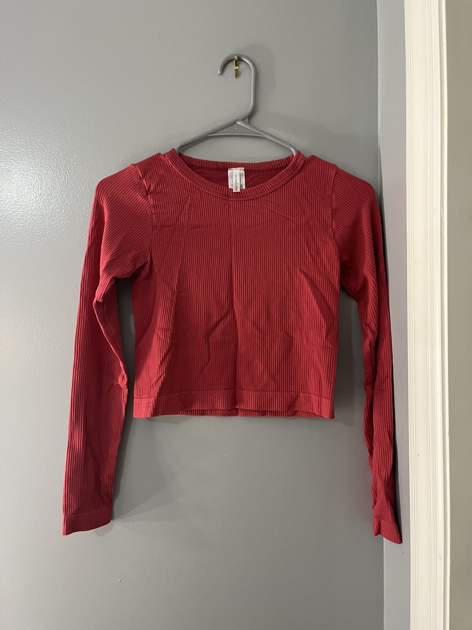 Medium Red Long Sleeve Cropped Top