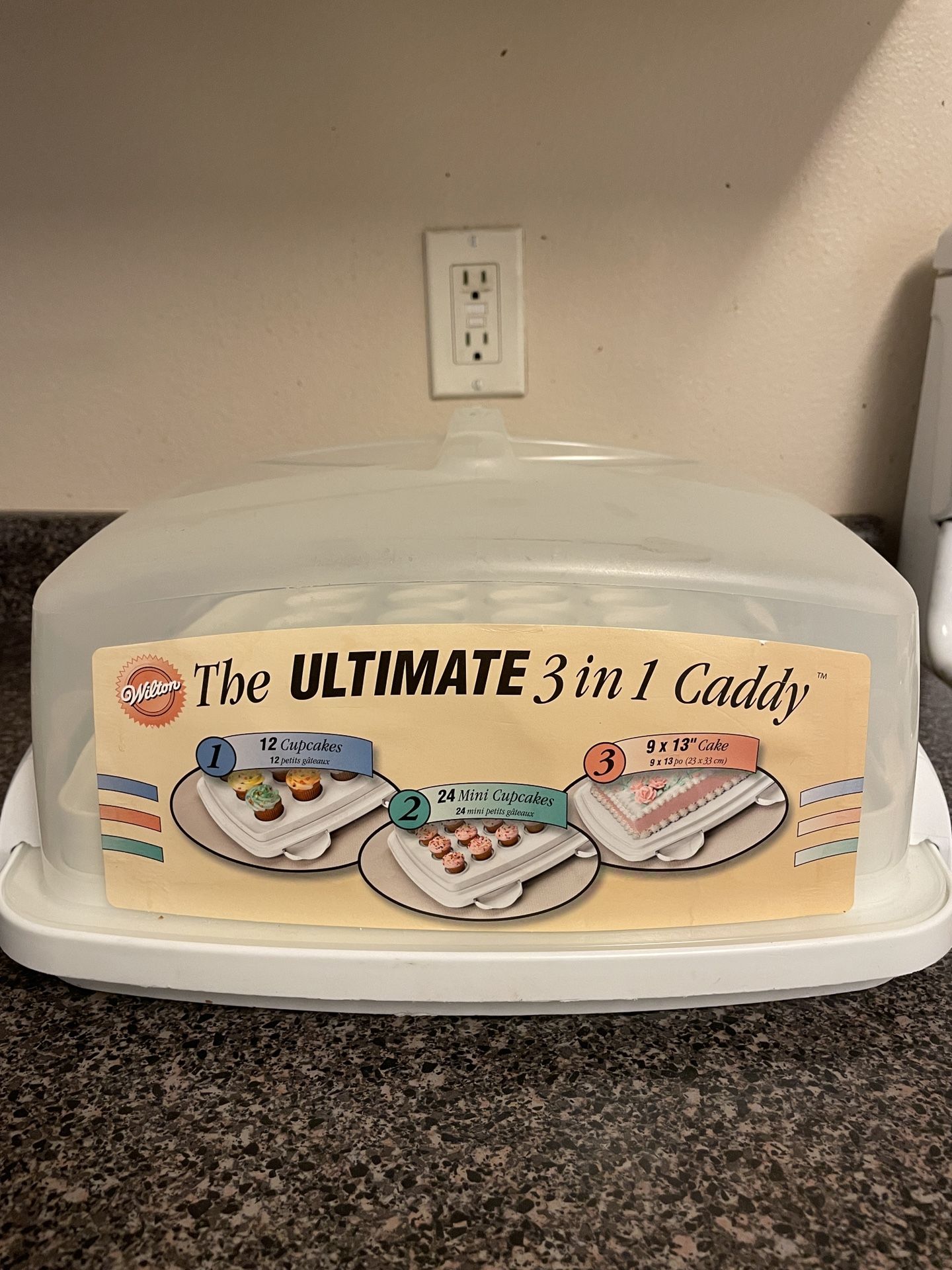 Wilton Ultimate 3 in 1 Cake Cupcake Muffin Carrier Cady Storage USA