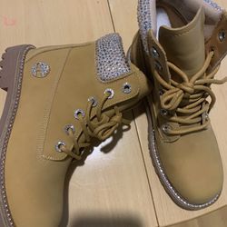 Lady’s Timberland  Boots
