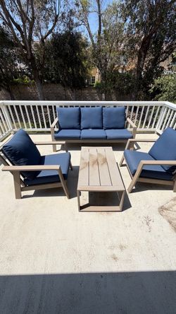 Outdoor Patio Furniture Set with Navy Cushions