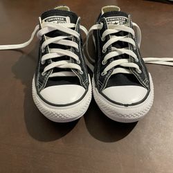 Converse Size 2 Y Boys 