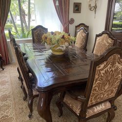  Marge Carson Vouvray Dining Table w/ 8 Chairs and 1 Leaf - Amazing condition - Extra Seat Linings - Originally $22,000.   Asking $3400