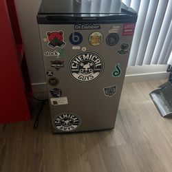 Mini Fridge 