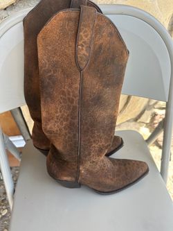 ARIAT COWBOY BOOTS