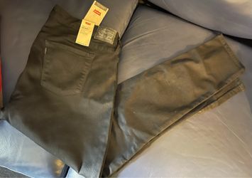 Women’s Levi’s 711 Skinny Jeans SIZE 18 (W34/L30) NEW!!!