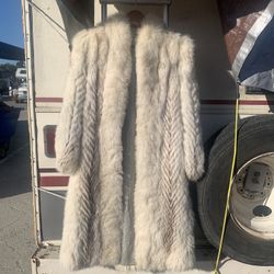 Real Fox Fur Coat (Studio Exclusive Furs International)