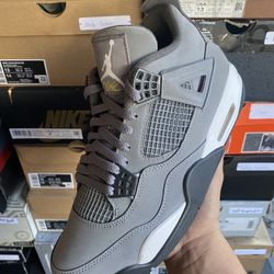 Jordan 4 Cool Grey