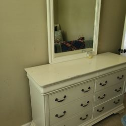 Queen Size Bedroom Set