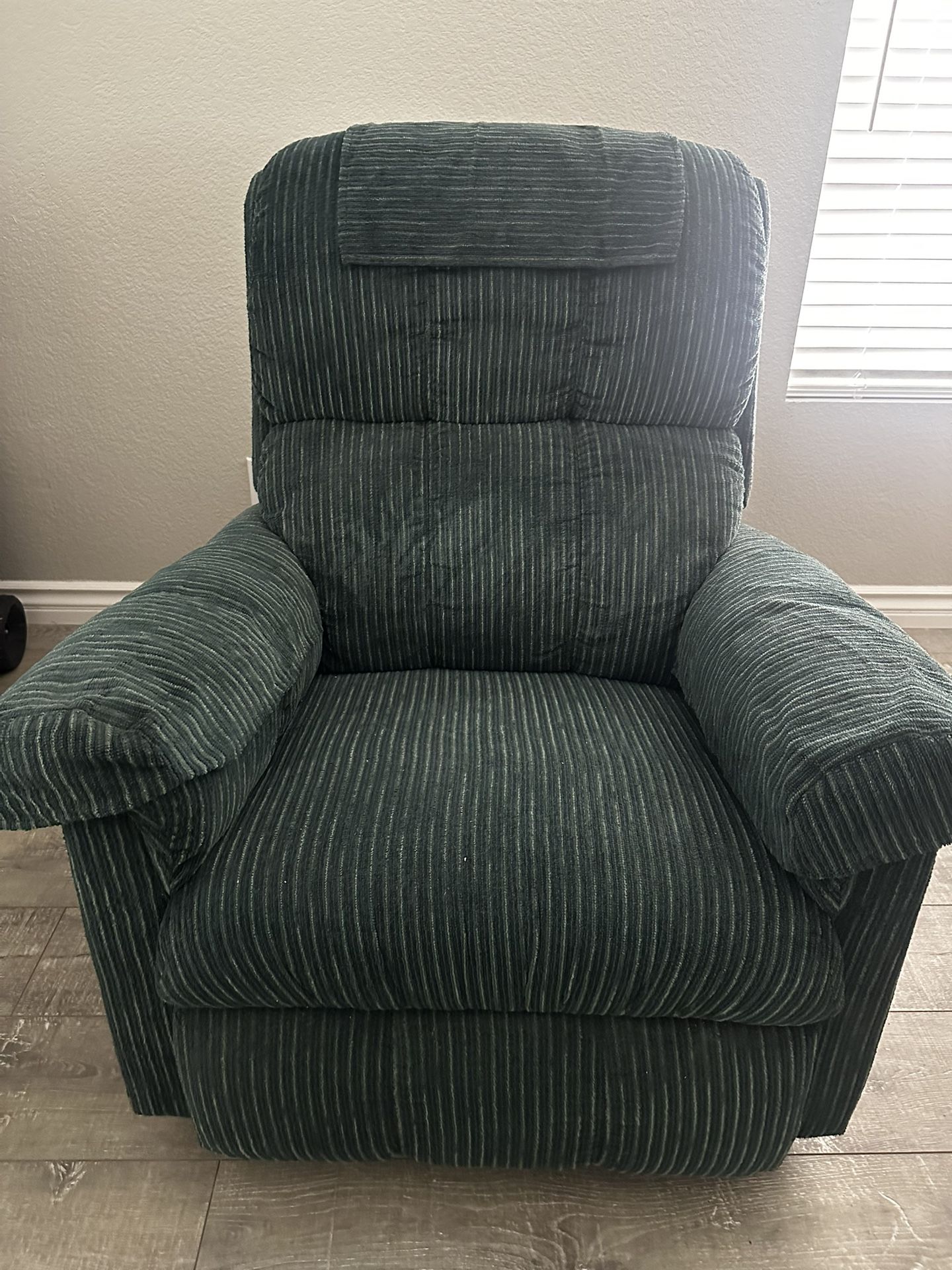 Vintage lay-z-boy NEED GONE ASAP