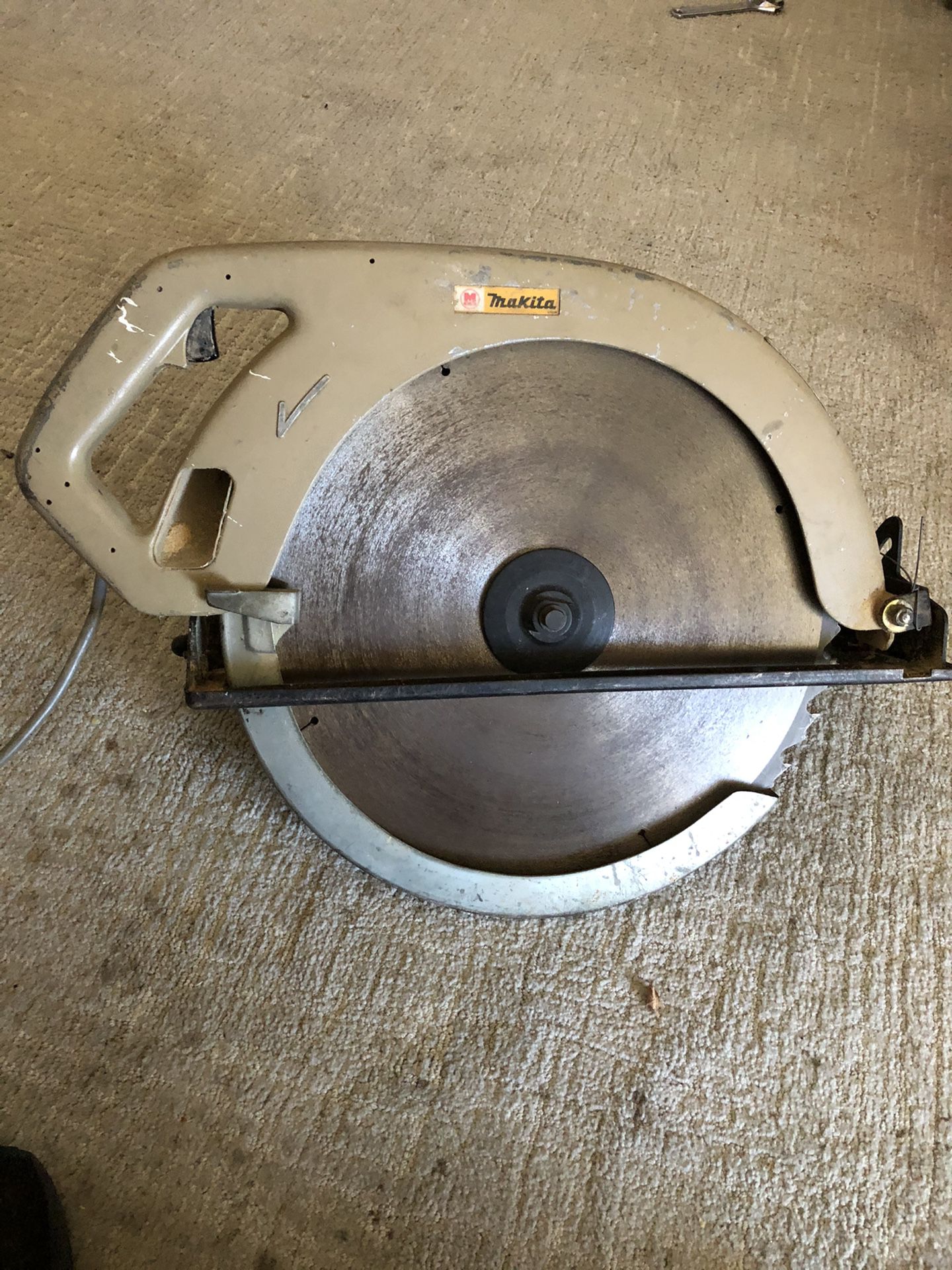 Makita 16-/12” beam saw in perfect working condition