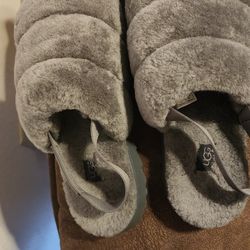 UGG Slippers (W11)