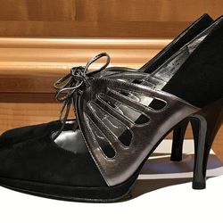 New In Box Calvin Klein Pumps Size 8.5