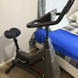 Life Fitness Indoor Exercise Bike