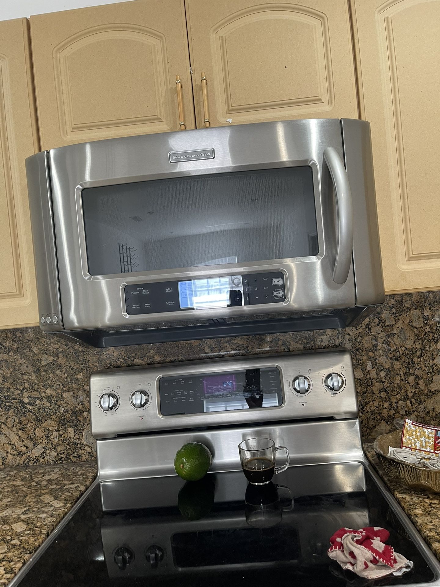 Kitchen Aid Microwave And Extractor