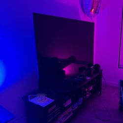 Samsung - 70” Class TU6985 4K Crystal UHD Smart Tizen TV (2021) 