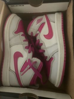 Jordan 1 pink shoes