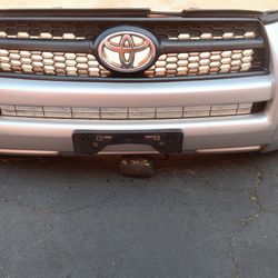 2009-2012 Toyota RAV4 Complete Front Bumper With All The Accessories Oem. 