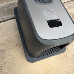 Stainless steel Cat litter box with vent and Cattasaurus