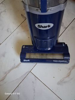 Shark upright canister vacuum