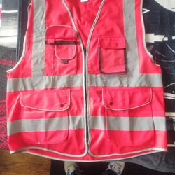 Work  Vest With Pockets Size Large Only