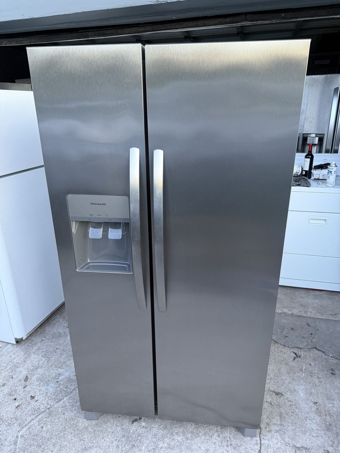 Frigidaire Refrigerator Everything Works Good