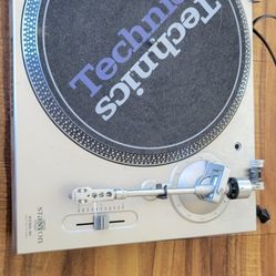 Stanton Str8-30 Turntable 