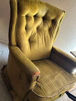 Free Vintage LazyBoy recliner