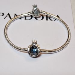 Pandora Bracelet With Charm 💯 % silver 9.25 