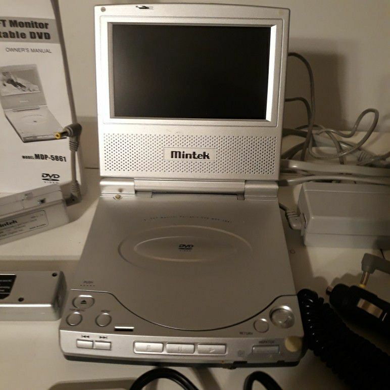 Mini Mintek MDP5861 DVD Player/travel Bag And All The Bells And Whistles