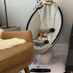 4moms MamaRoo Multi-Motion Baby Swing, Bluetooth Baby Swing with 5 Unique Motions, Grey