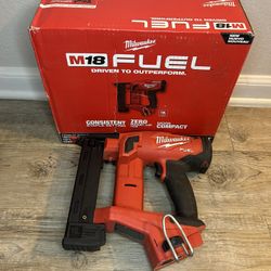 Milwaukee M18 FUEL 18-Volt Lithium-Ion Brushless Cordless 18-Gauge 1/4 in. Narrow Crown Stapler (Tool-Only) 