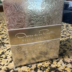 Oscar De La Renta Bella Essence Perfume