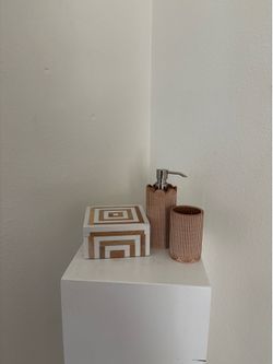 Bathroom decor