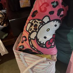 2 bags of women’s clothes