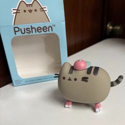 Pusheen Vinyl Figure with Pink Roller Skates and Pink Cap
