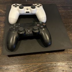 PS4 + 1Controllers + Charger