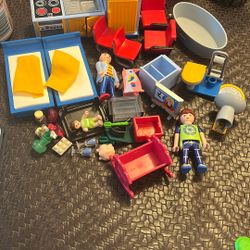 Playmobil Take Along Doll House 2005 accessories. Not Complete