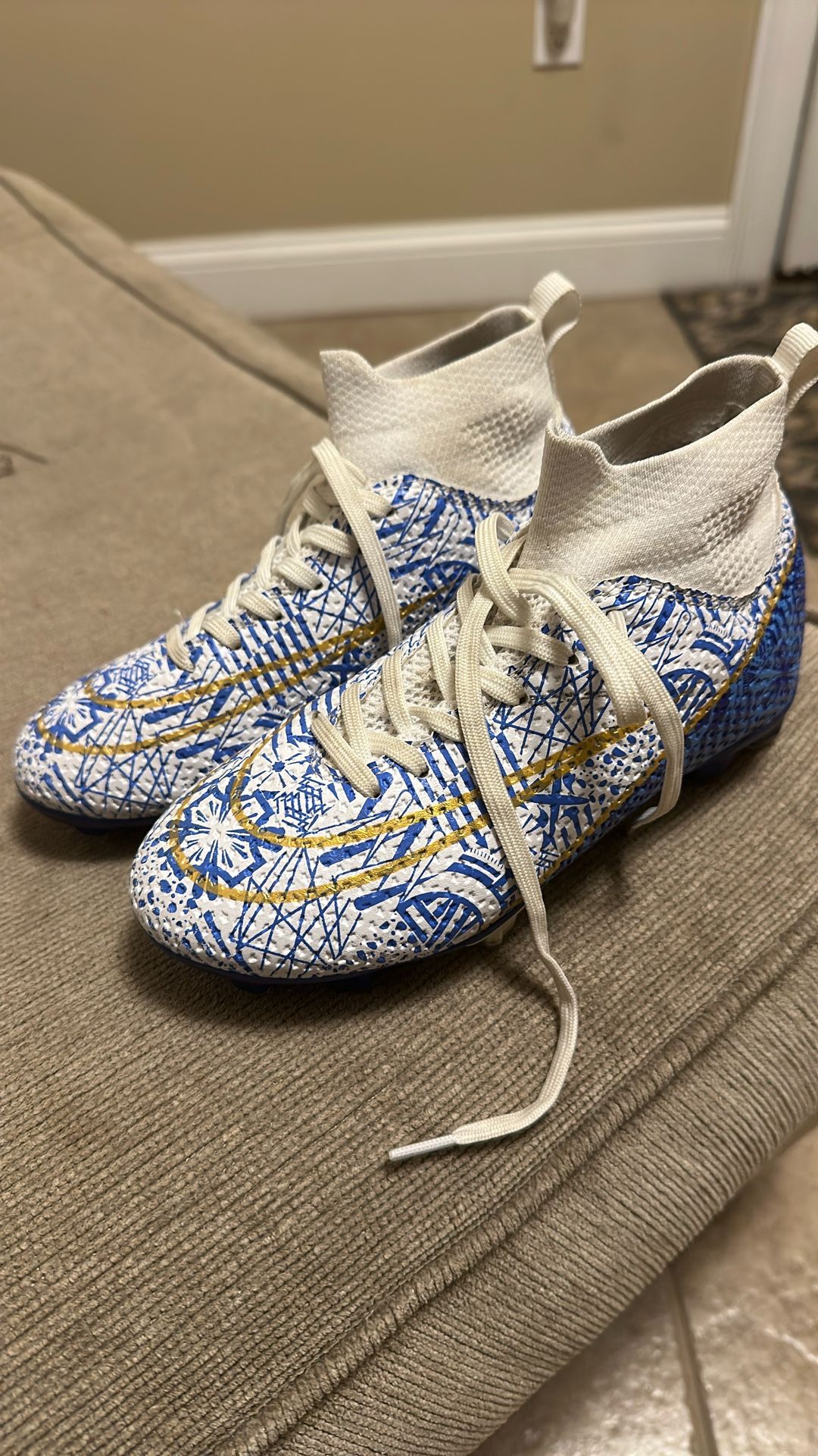 Youth Soccer Boots - Size 33 (US Size 2)