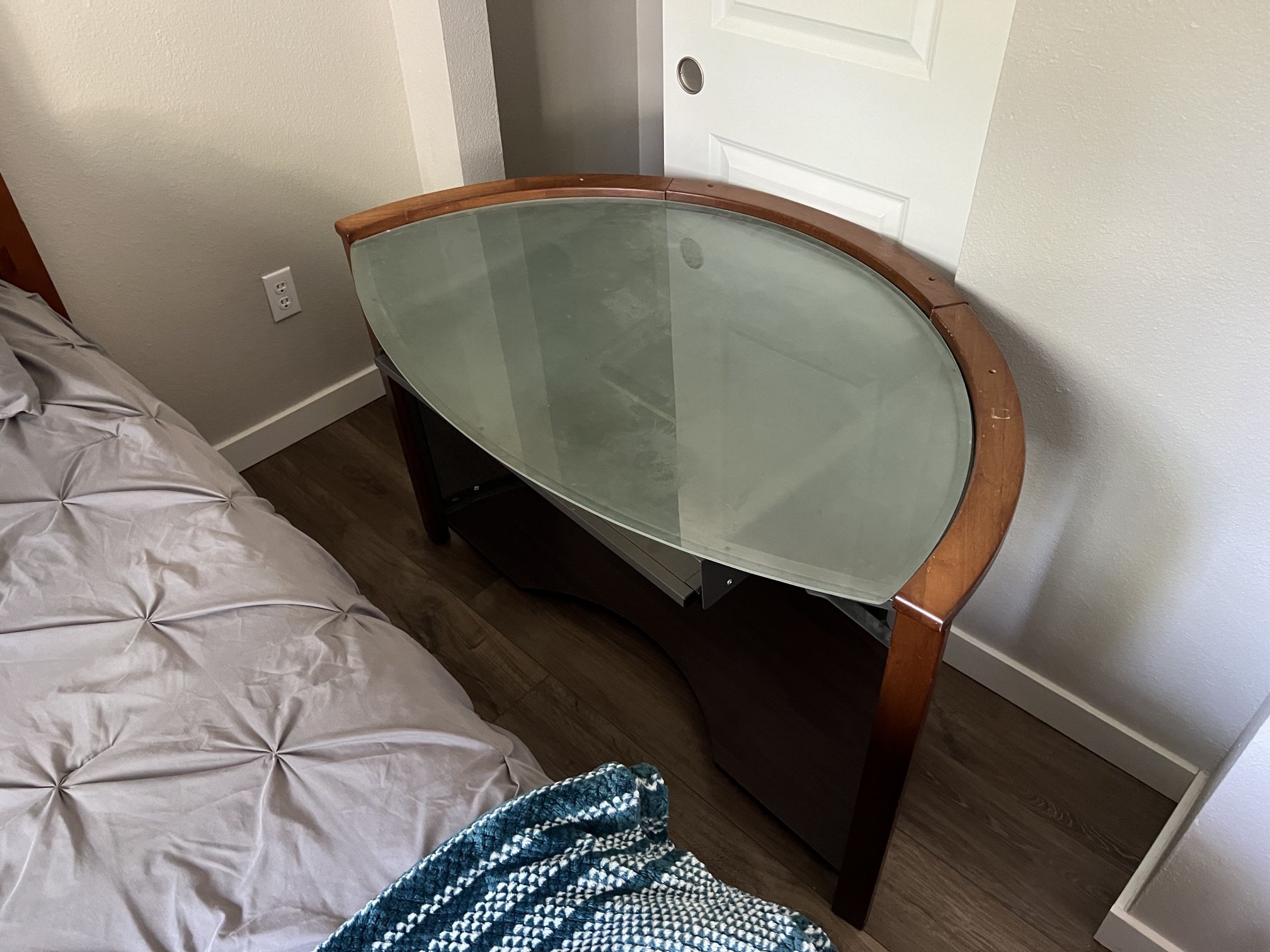 Desk and Office Chair