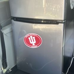 Whirlpool Mini fridge / Freezer combo