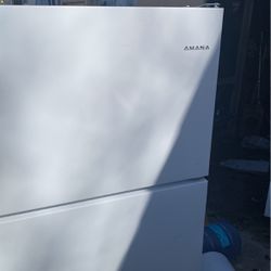 Amana Refrigerator Top Freezer White 