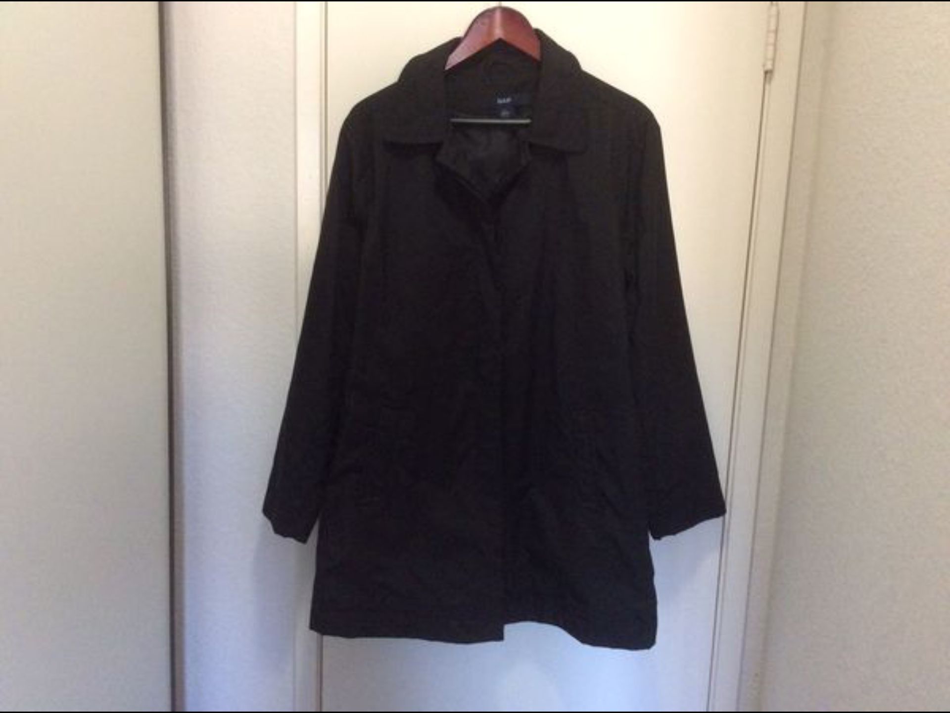 Black waterproof Jacket by GAP Large Size. Almost new