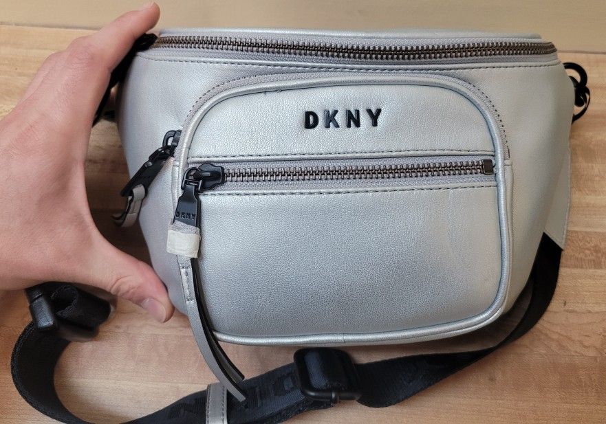 DKNY Abby Faux Leather Silver Camera Sling Bag Chain Adjustable Strap New Perfec