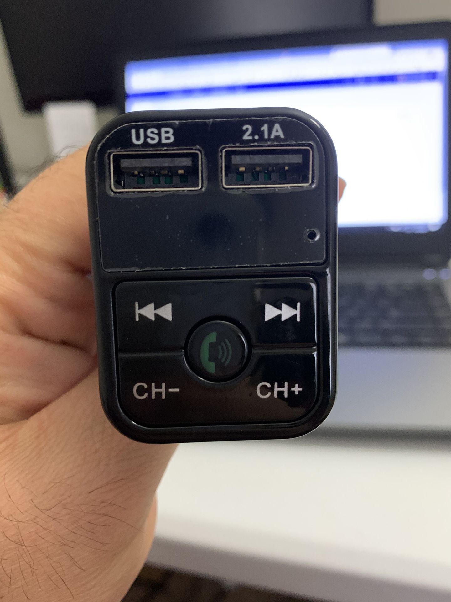 Wireless Bluetooth Car kit handsfree talk MP3 player fm transmitter dual car charger